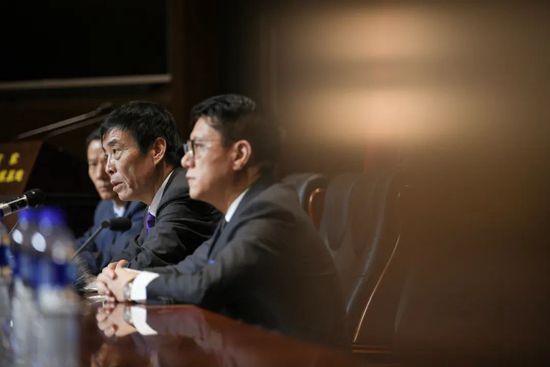 据悉，阿劳霍有一个条款，转会可能能以8000万欧完成。